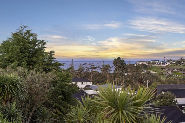 Photo of property in 9 Tuatini Place, Long Bay, Auckland, 0630