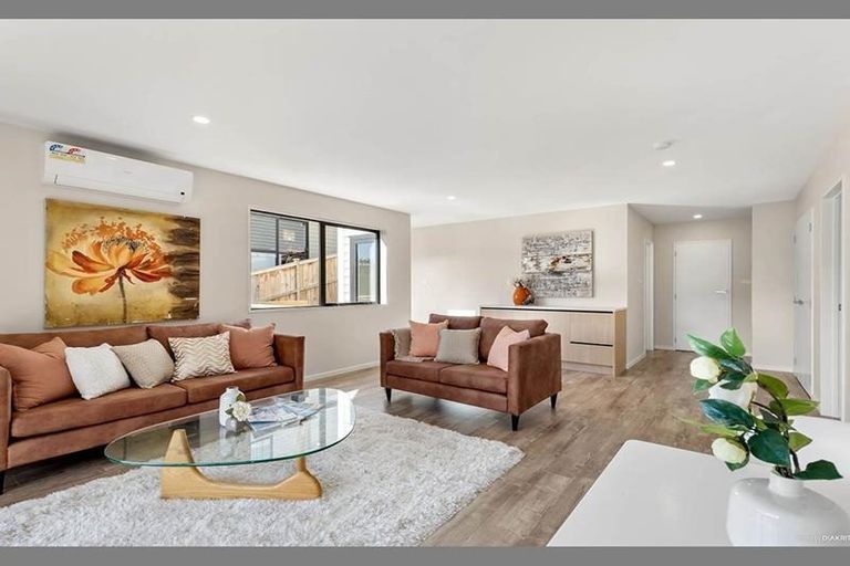 Photo of property in 18 Para Close, Fairview Heights, Auckland, 0632