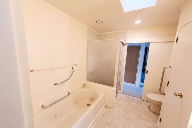 Photo of property in 60b Arawhata Road, Paraparaumu, 5032