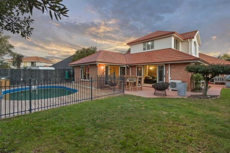 Photo of property in 39 Broadhaven Avenue, Parklands, Christchurch, 8083