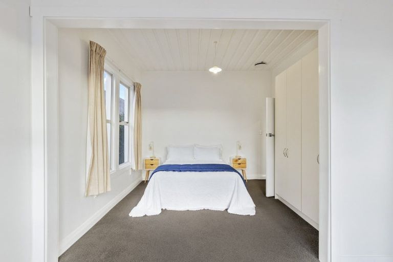 Photo of property in 210 Courtenay Street, New Plymouth, 4312