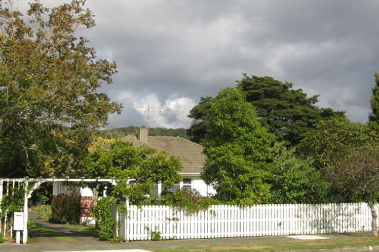 Photo of property in 18 York Avenue, Heretaunga, Upper Hutt, 5018