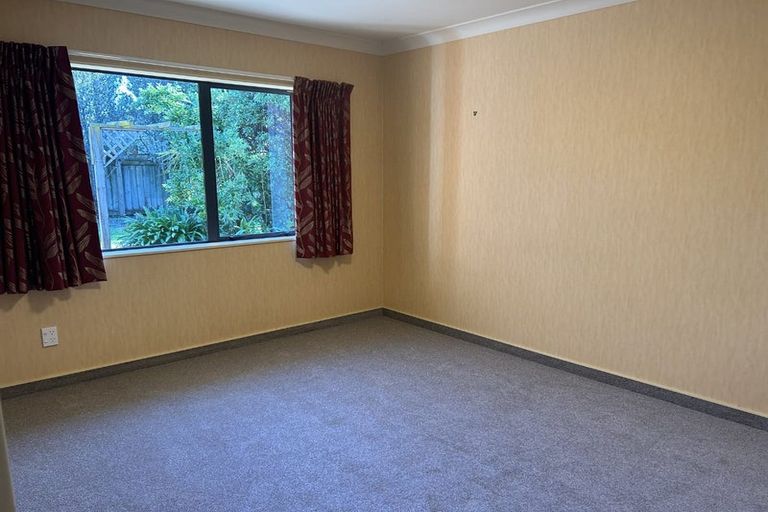 Photo of property in 64 Guildford Drive, Paraparaumu, 5032