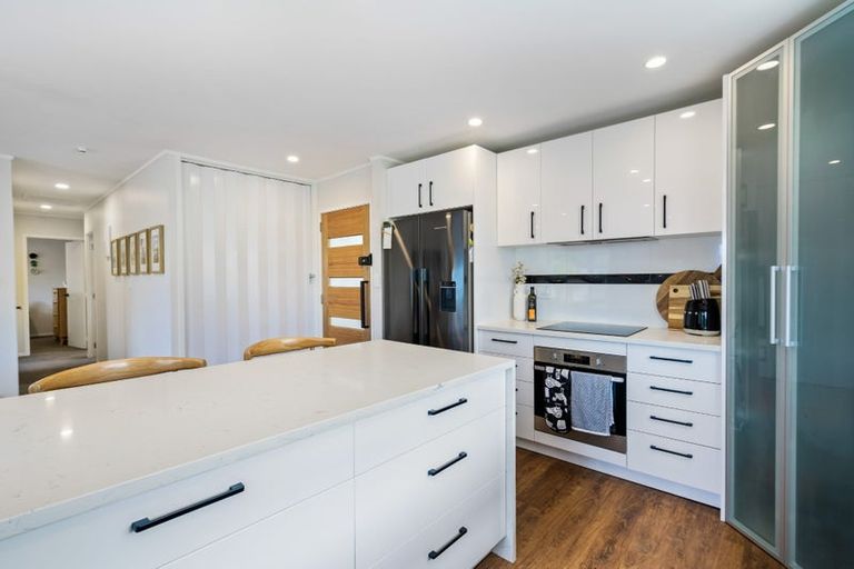 Photo of property in 46a Pah Road, Cockle Bay, Auckland, 2014