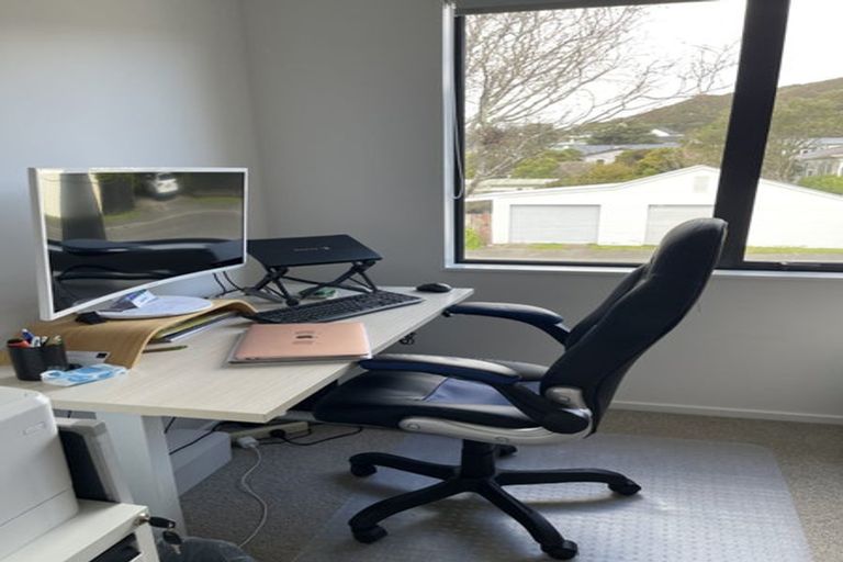 Photo of property in 6 Cook Street, Karori, Wellington, 6012