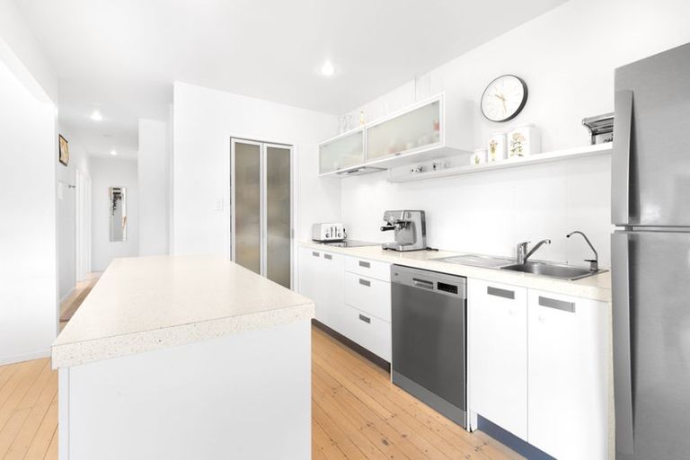 Photo of property in 31 Riverside Road, Orewa, 0931