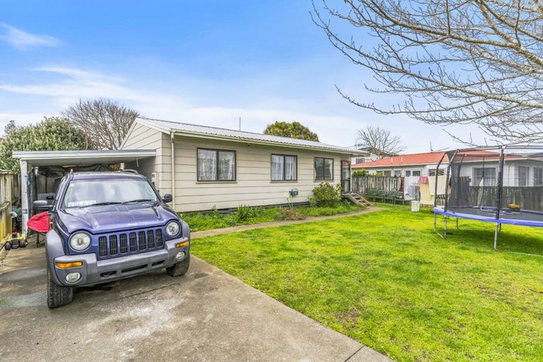 Photo of property in 2/17 Kent Road, Manurewa, Auckland, 2102