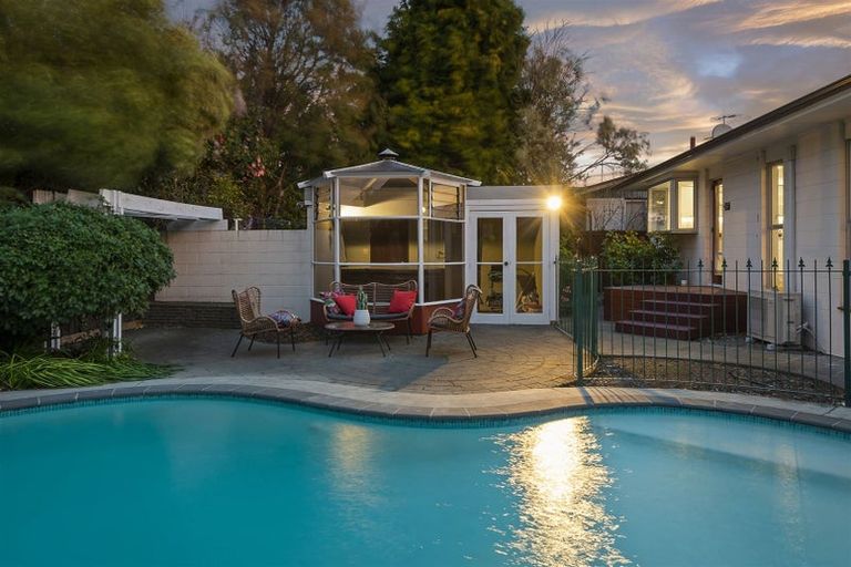 Photo of property in 22 Camelot Street, Ilam, Christchurch, 8041