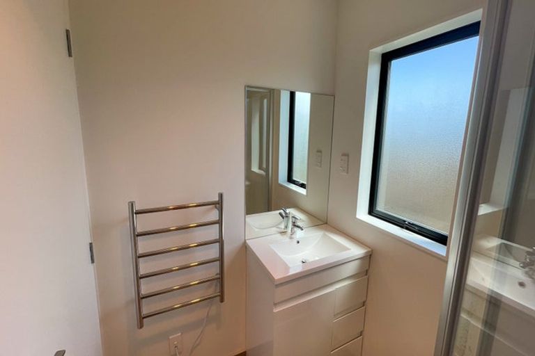 Photo of property in 1/7 South Pacific Place, Henderson, Auckland, 0612