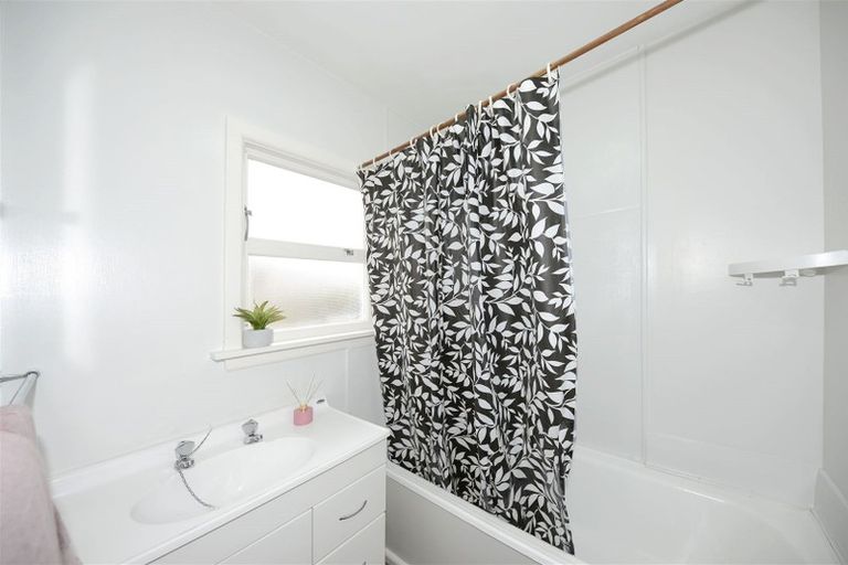 Photo of property in 4/6 Kinloch Street, St Albans, Christchurch, 8014