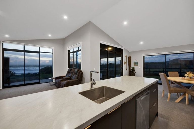 Photo of property in 288 Tai Road, Opunake, 4681