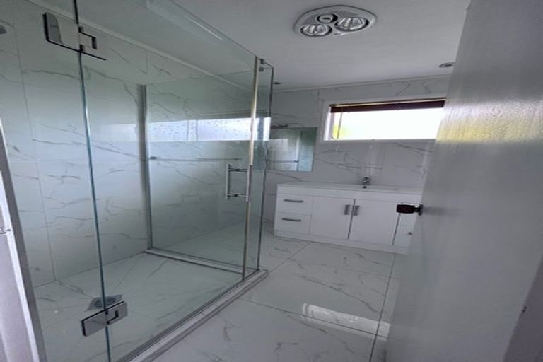 Photo of property in 62 Weatherly Road, Torbay, Auckland, 0630