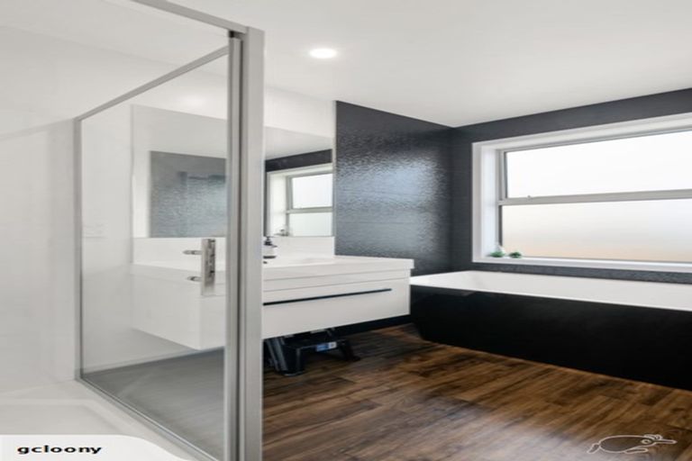 Photo of property in 54 Ainslee Street, Highlands Park, New Plymouth, 4312