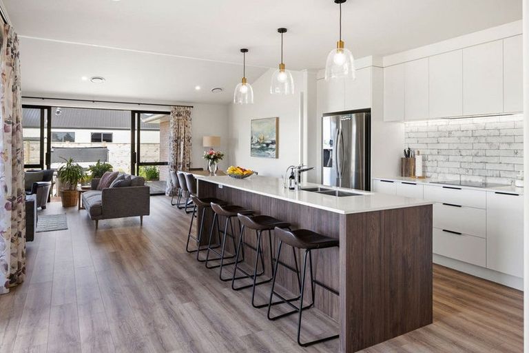 Photo of property in 39 Sunline Drive, Leamington, Cambridge, 3432