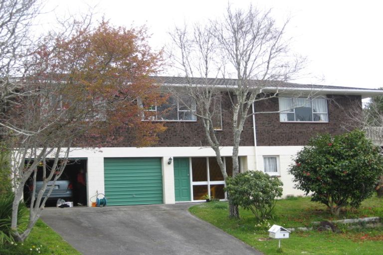 Photo of property in 9 La Salle Drive, Westown, New Plymouth, 4310