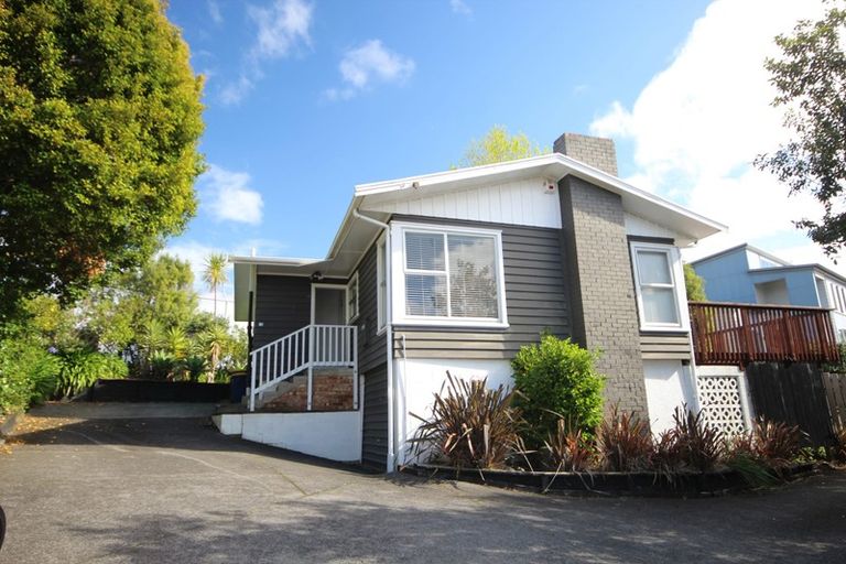Photo of property in 10 Saffron Street, Birkdale, Auckland, 0626