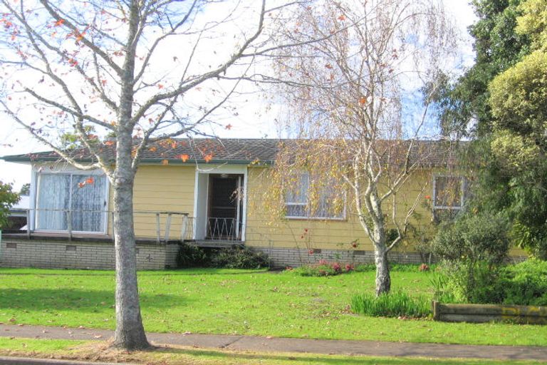 Photo of property in 59 Sikkim Crescent, Clover Park, Auckland, 2019