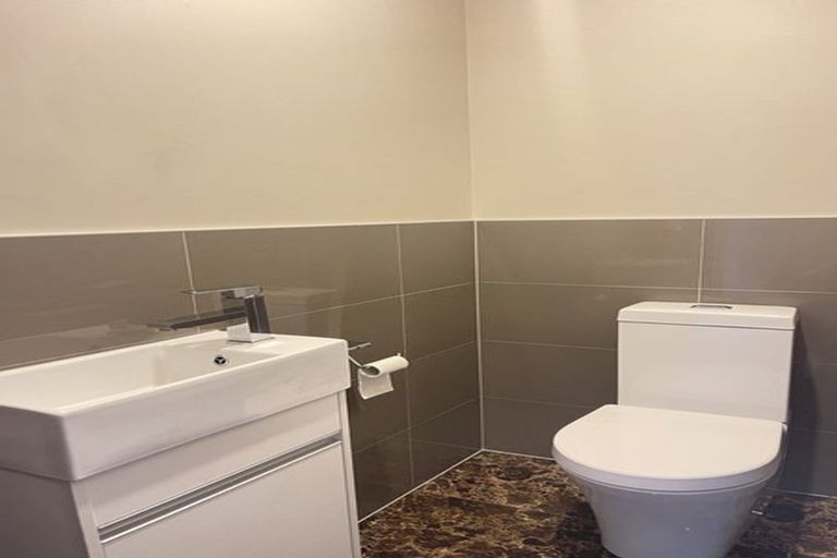 Photo of property in 96 Tiriwa Drive, Massey, Auckland, 0614