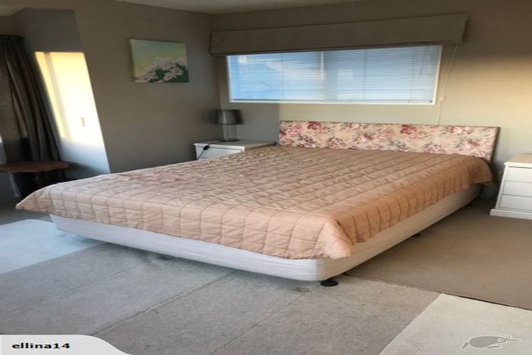 Photo of property in 1/46a Blakeborough Drive, Forrest Hill, Auckland, 0620