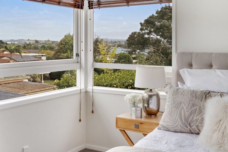 Photo of property in 22 Andrea Place, Sunnyhills, Auckland, 2010