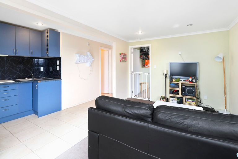 Photo of property in 71 Rosier Road, Glen Eden, Auckland, 0602
