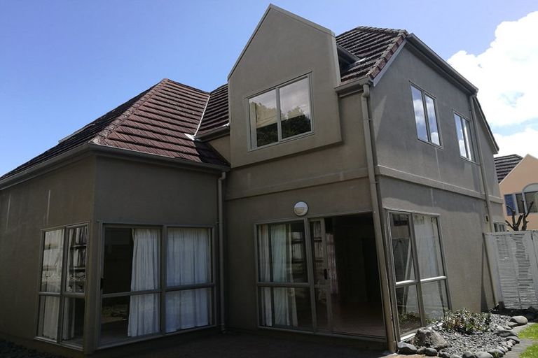 Photo of property in 19h Claremont Way, East Tamaki Heights, Auckland, 2016