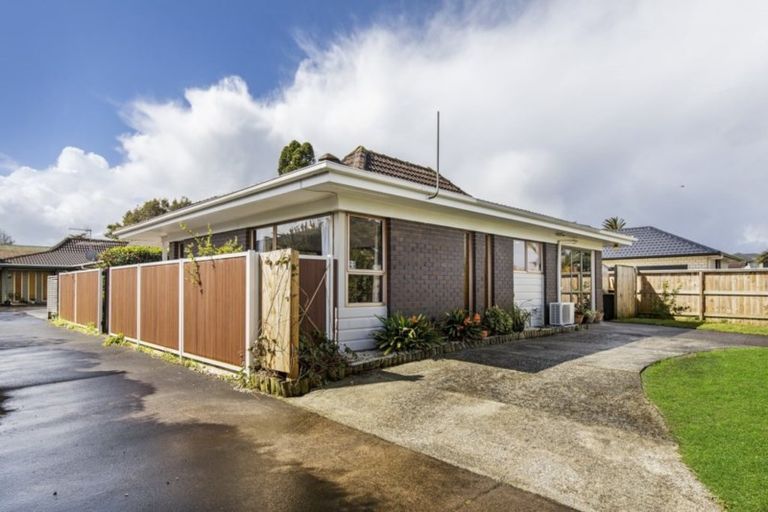 Photo of property in 1/92 Carruth Road, Papatoetoe, Auckland, 2025