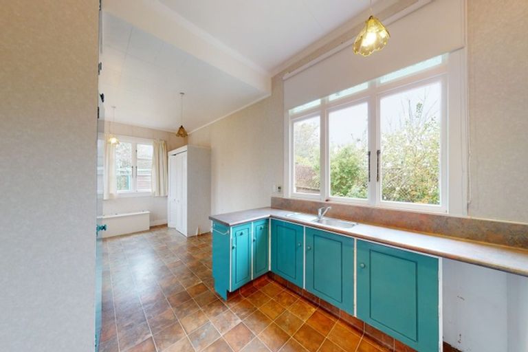 Photo of property in 28 Peakes Road, Saint Johns Hill, Whanganui, 4501