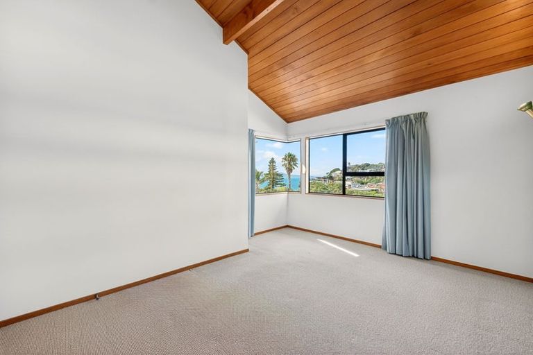 Photo of property in 2/50 Masterton Road, Rothesay Bay, Auckland, 0630