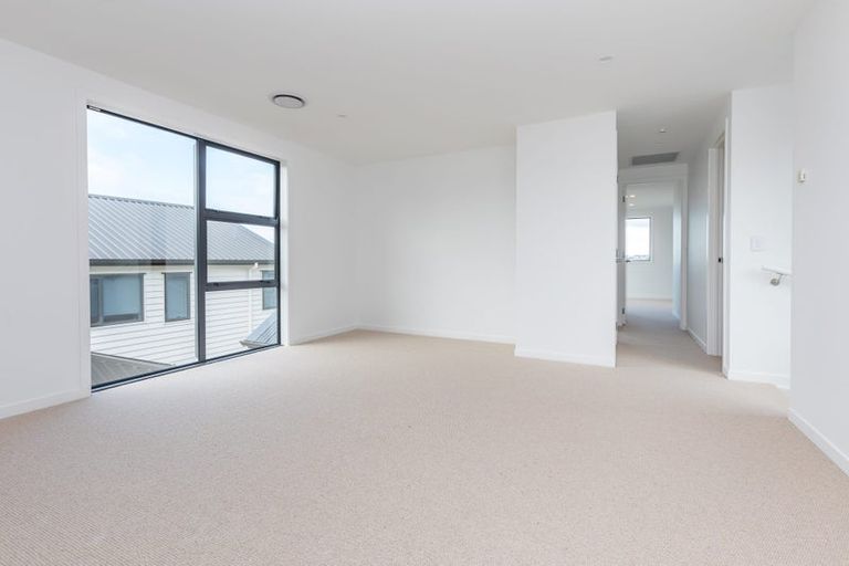 Photo of property in 9 Kumukumu Road, Long Bay, Auckland, 0630