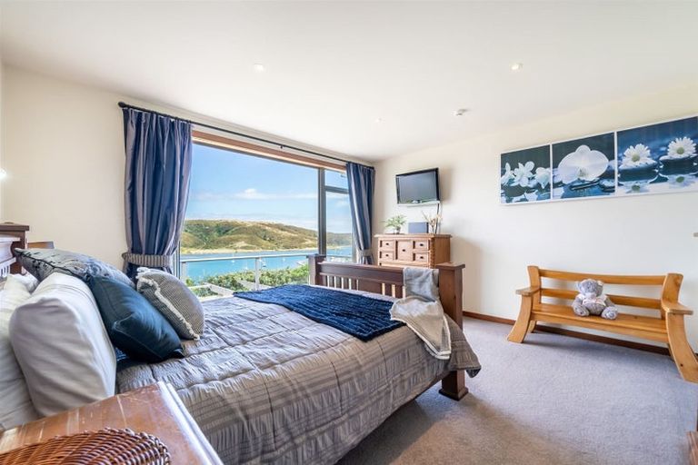 Photo of property in 62 Kiriwai Road, Paremata, Porirua, 5024