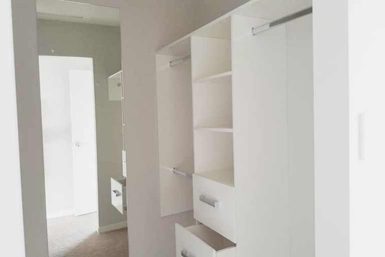 Photo of property in 16 Takutai Avenue, Bucklands Beach, Auckland, 2012