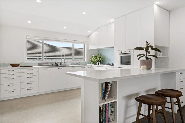 Photo of property in 21 Eric Farley Drive, Kumeu, 0810