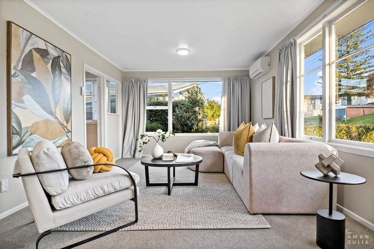 Photo of property in 27 Amberley Avenue, Te Atatu South, Auckland, 0610