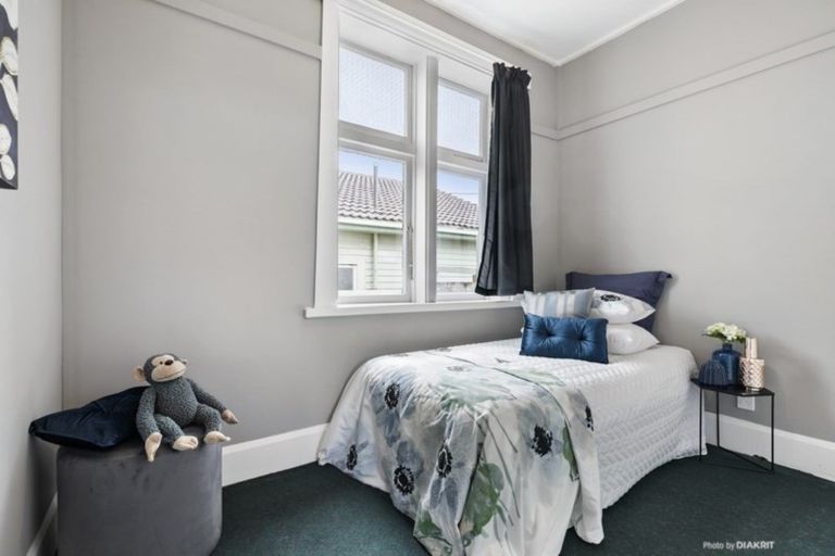 Photo of property in 40 Lonsdale Crescent, Rongotai, Wellington, 6022