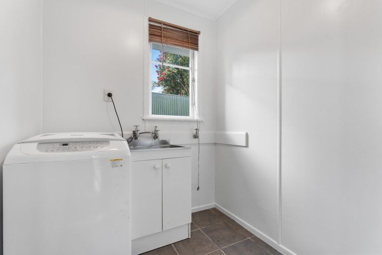 Photo of property in 2 Stoke Place, Awapuni, Palmerston North, 4412