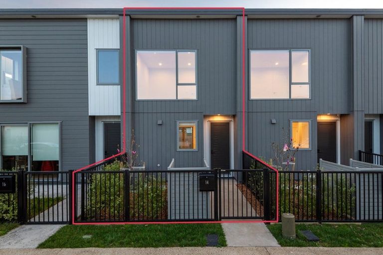 Photo of property in 14 Viridian Avenue, Rosehill, Papakura, 2113