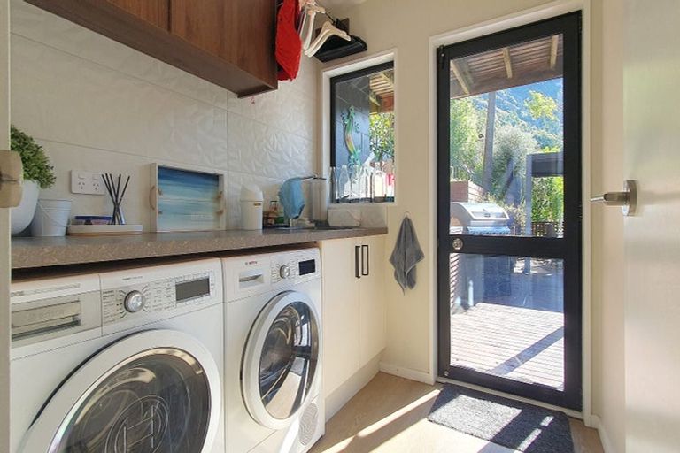 Photo of property in 8 The Terrace, Governors Bay, Lyttelton, 8971