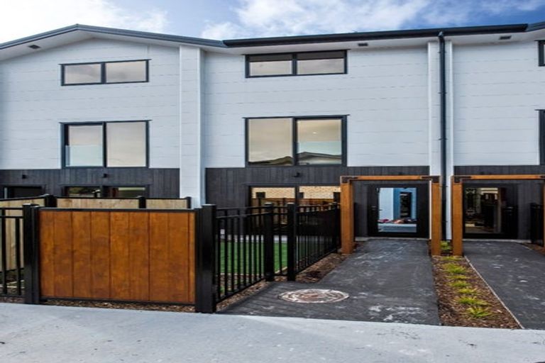 Photo of property in 7/3 Johnston Grove, Taita, Lower Hutt, 5011