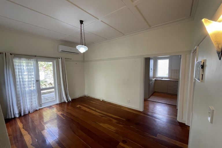 Photo of property in 1/173 Onewa Road, Birkenhead, Auckland, 0626