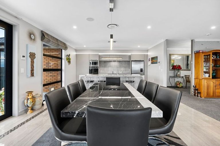 Photo of property in 18 Manurau Crescent, Merrilands, New Plymouth, 4312