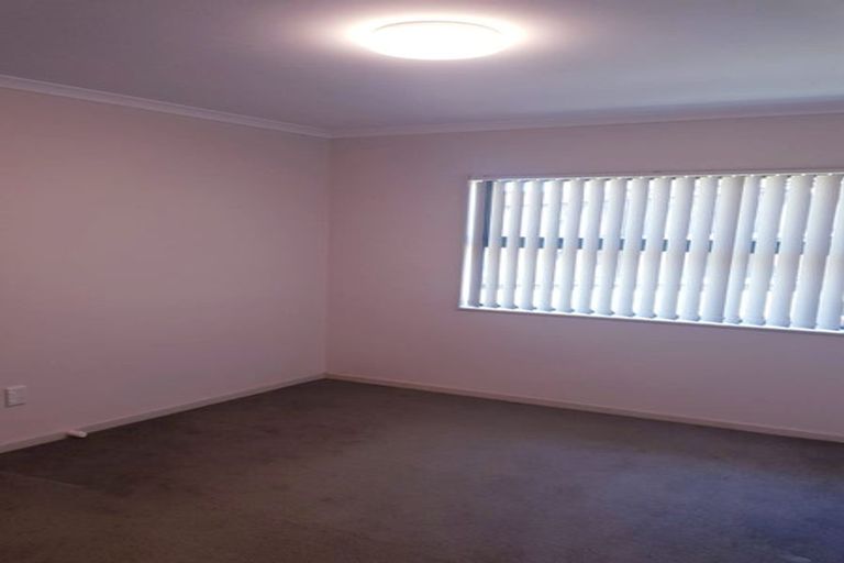 Photo of property in 70 Westgate Drive, Massey, Auckland, 0614