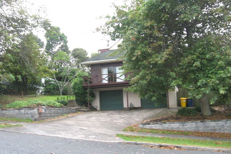 Photo of property in 40 Holyoake Place, Chatswood, Auckland, 0626