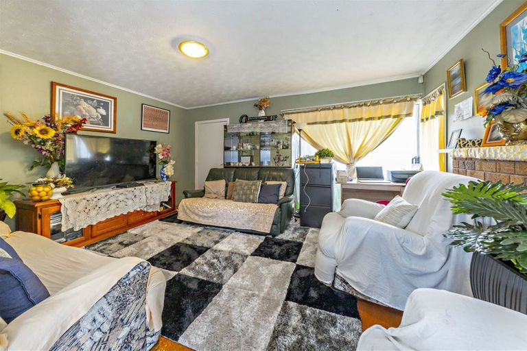 Photo of property in 24 Laxon Avenue, Otara, Auckland, 2025