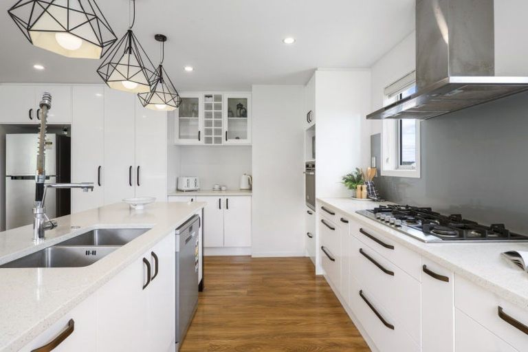 Photo of property in 24 Gyle Place, Pyes Pa, Tauranga, 3112