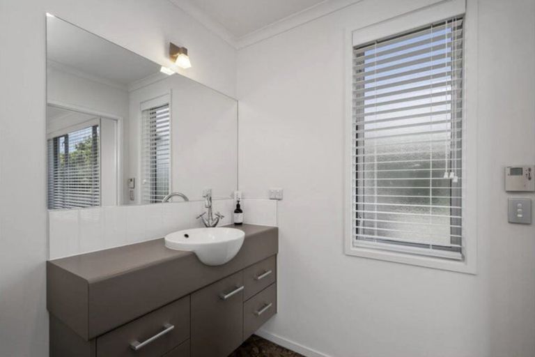 Photo of property in 26 Montgomery Crescent, Kinloch, Taupo, 3377