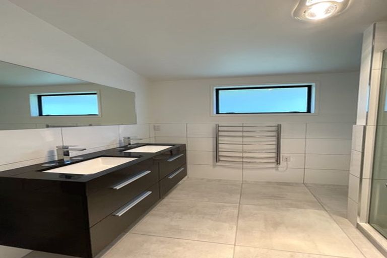 Photo of property in 48a Duncansby Road, Stanmore Bay, Whangaparaoa, 0932