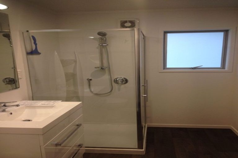 Photo of property in 3/42 Manuka Road, Glenfield, Auckland, 0629