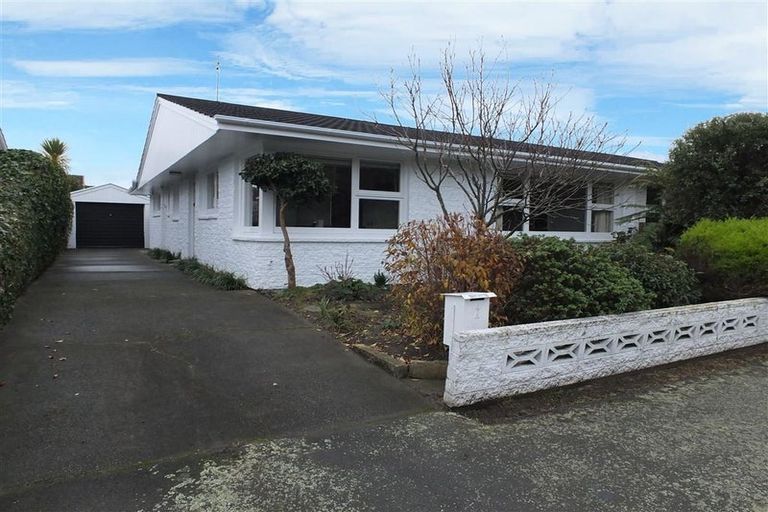 Photo of property in 2/4 Molesworth Place, Somerfield, Christchurch, 8024