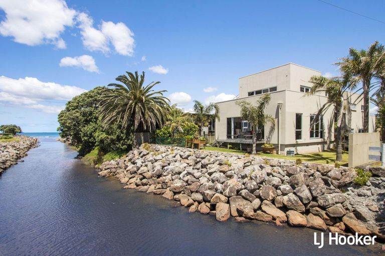 Photo of property in 4 Wilson Road, Waihi Beach, 3611